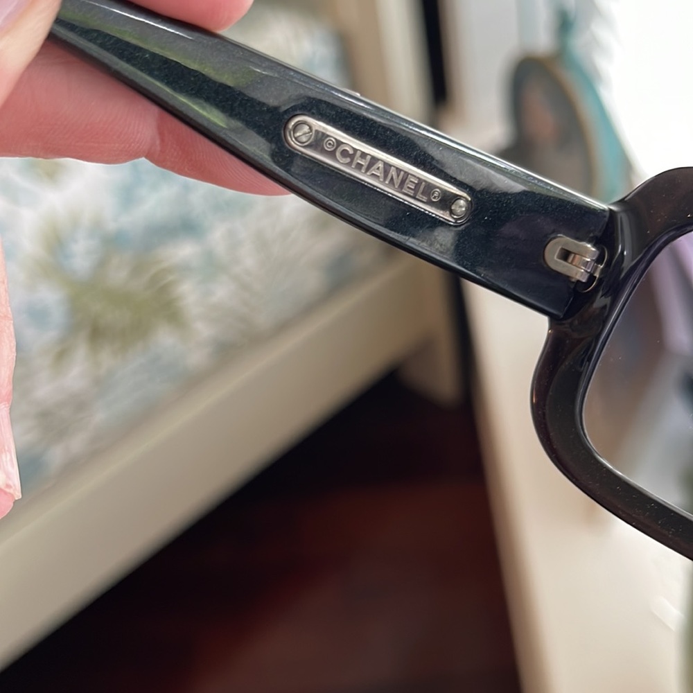 Chanel sunglasses - Picture 3 of 3